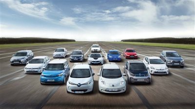  تجارية دبي: تعزيز مساهمة سوق السيارات المستعملة في النمو الاقتصادي