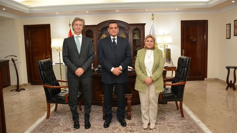 وزير التنمية المحلية