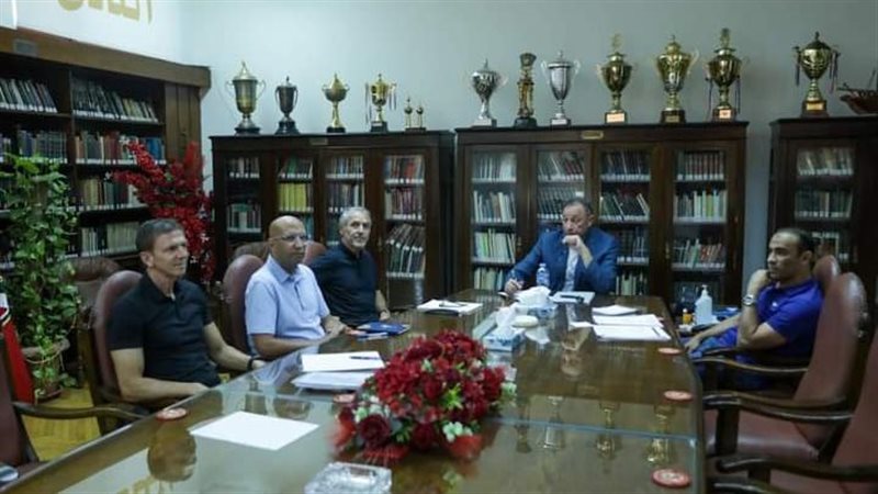اجتماع الخطيب مع