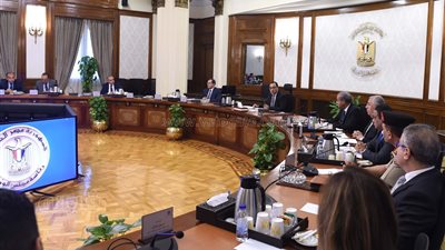 رئيس الوزراء يتابع مع أجهزة الدولة التعامل مع تداعيات الأزمة الروسية الأوكرانية