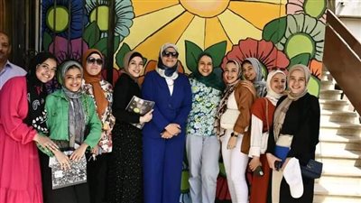 عميدة كلية البنات بجامعة عين شمس تتفقد انتظام سير العملية التعليمية