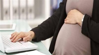 هل يحق للمرأة العاملة المتوفى مولودها استكمال إجازة الوضع؟ القانون يجيب