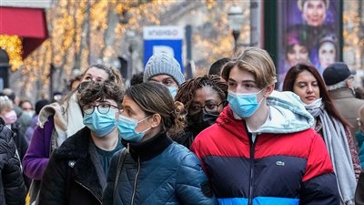 موجة جديدة لـ كورونا، الفيروس يثير الرعب في أمريكا وأوروبا ونصائح بالعودة للكمامات