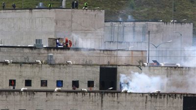 شاهد.. قتلى ومصابون في أحداث عنف دامية داخل سجن بالإكوادور