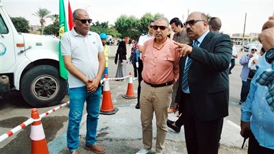 محافظ الإسماعيلية يتابع جاهزية معدات شركة مياه الشرب والصرف بمحافظات القناة