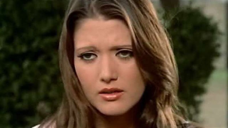 الفنانة المعتزلة