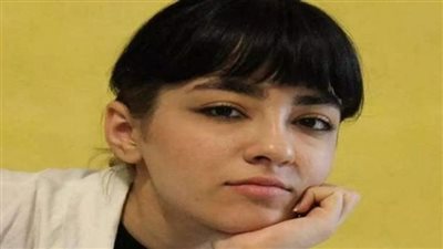 بعد مقتل مهسا أميني.. إيران تدفن جثمان الناشطة نيكا شاكرمي سرا وتعتقل عائلتها