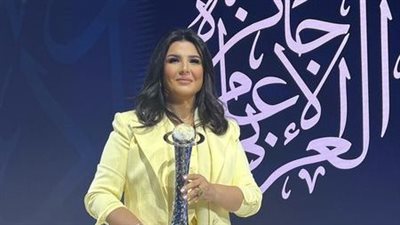 أول تعليق لـ منى الشاذلي بعد فوزها بجائزة أفضل برنامج تلفزيوني من منتدى الإعلام العربي | فيديو