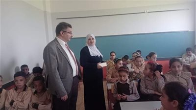 مدير تعليم العياط تعقد اجتماعًا بالموجهين الأوائل وتتفقد صيانة المدارس