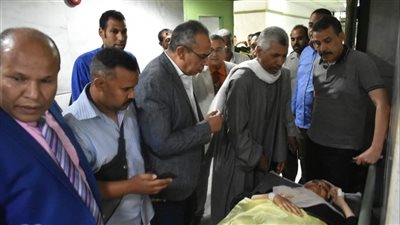 وكيل تعليم سوهاج يزور المعلمات المصابات في حادث الميكروباص 