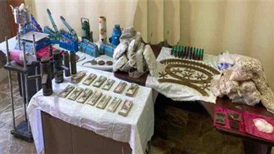 ضبط مصنع لإنتاج مخدر الهيروين في الإسماعيلية 