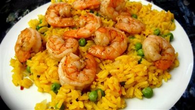 طريقة عمل الأرز بالجمبري والخضار | فيديو