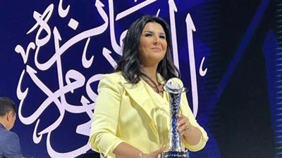 بعد فوزها بجائزة الإعلام المرئي.. منى الشاذلي تشكر المتحدة وتهدي الجائزة لفريق العمل