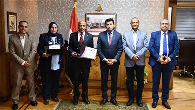 وزير الرياضة يكرم محمد مصطفى ومنى أمين لفوزهم بمناصب بالمركز الكشفي العربي