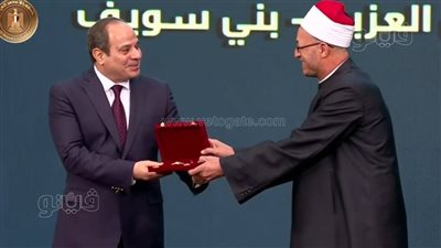 عقب تكريمه من الرئيس.. محافظ بني سويف يهنئ إمام مسجد عمر بن عبد العزيز