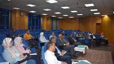 محافظ المنيا يبحث الوضع الاقتصادي الراهن وأهم المقومات الاستثمارية