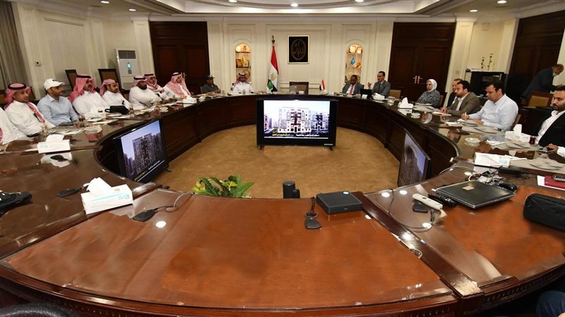لقاء مسئولي الإسكان