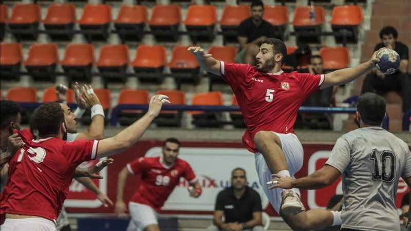 الأهلي يتقدم على