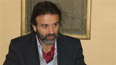 أيمن عزب: أنا مغلب مراتي معايا.. وبمر باكتئاب بسبب الشغل |فيديو