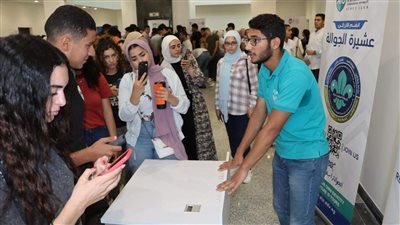 وزير التعليم العالي يتلقى تقريرًا حول تنظيم الأسبوع التعريفي بجامعة العلمين