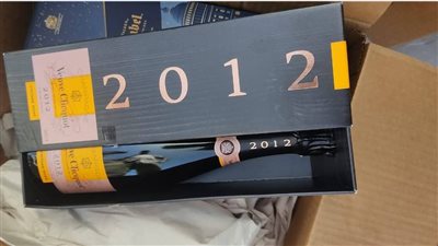 الجمارك تحبط محاولة تهريب مشروبات كحولية