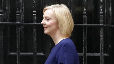 أعضاء حزب المحافظين يبدأون في المطالبة برحيل رئيسة الوزراء