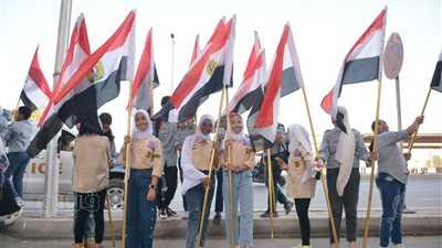 بصور السيسي وأعلام مصر.. بدء الاستعداد لانطلاق ماراثون حرب أكتوبر