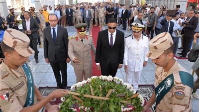 محافظ الدقهلية يضع إكليل الزهور على النصب التذكاري للشهداء بمناسبة ذكرى نصر أكتوبر | فيديو وصور