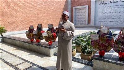 لحظة فتح مقبرة مبارك أمام المواطنين لإحياء ذكرى انتصارات أكتوبر | فيديو وصور 