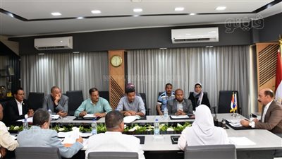 محافظ أسوان: المراجعة الشاملة للحالة الإنشائية داخل 1506 مدارس