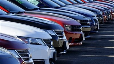 تراجع كبير في ترخيص السيارات في السوق المحلي 