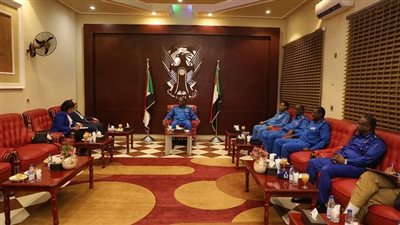 وزير داخلية السودان يستقبل السفير المصري لبحث التعاون بين البلدين