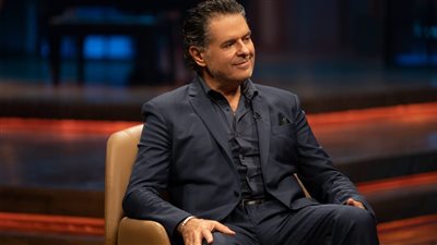 راغب علامة: أهلي ما كانوش قادرين يعلموني.. وأمي عاشت طول حياتها ندمانة | فيديو