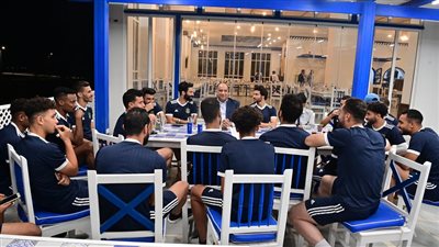 محمد مصيلحي يقيم مأدبة عشاء للفريق الأول لكرة القدم بنادي الاتحاد