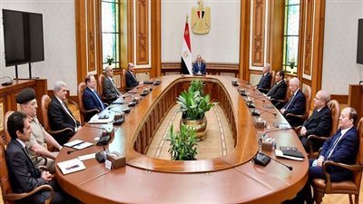 الرئاسة في أسبوع: الرئيس يوجه الحكومة والبنك المركزي ببلورة مبادرات جديدة لتحفيز وجذب الاستثمارات الخارجية.. ولأعضاء الهيئات القضائية: حقوق المصريين أمانة في أعناقكم