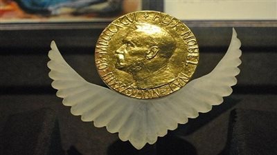 خصوم بوتين يحصلون على جائزة نوبل للسلام لعام 2022 