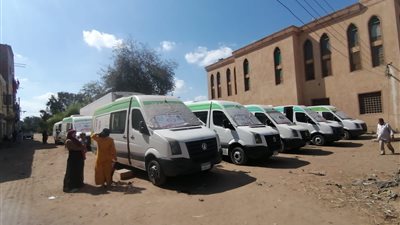 الكشف وصرف العلاج بالمجان لـ 1492 مواطنا وتحويل 23 حالة لمستشفيات دمياط 