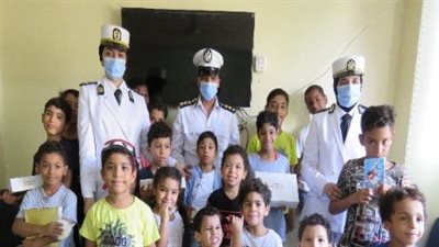 الداخلية: توزيع عبوات حلوى المولد على الأسر الأكثر احتياجًا ودور رعاية الأيتام|صور 