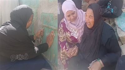 افتح الباب أنا جيت.. انهيار سيدة الكرنك أمام قبر والدها ببني سويف| صور