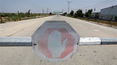 قوات الاحتلال تفرض إغلاقا شاملا على الضفة الغربية ومعابر قطاع غزة