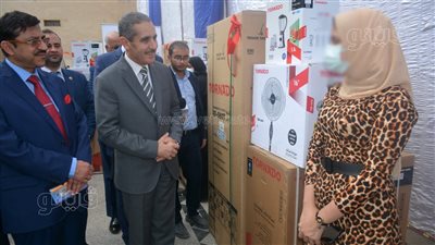 شاهد.. لحظة تسليم محافظ الغربية أجهزة العرائس لـ 15 فتاة من المقبلات على الزواج 