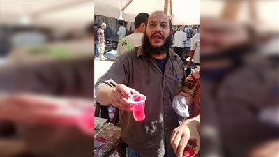 بالشربات والحلوى.. أهالى الإسكندرية يحتفلون بالمولد النبوي 