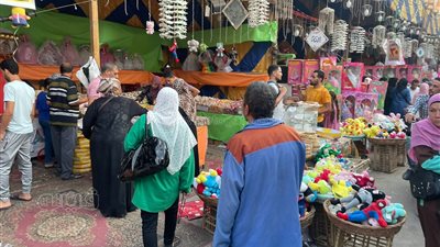 إقبال كبير على شراء حلاوة المولد في السيدة زينب | صور 