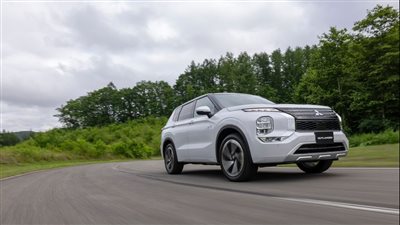 ميتسوبيشي تساند السيارات الكهربائية بمحركات بنزين