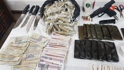 حبس مسجلين وسيدة بتهمة الاتجار في الحشيش والبانجو 