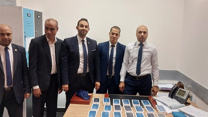 الهواتف بحوزة جمارك