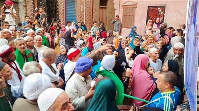 الطرق الصوفية تحتفل بالمولد النبوي على طريقتها الخاصة في شوارع طنطا | فيديو
