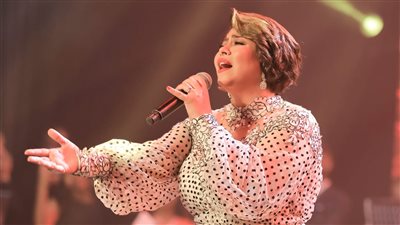 شيرين عبد الوهاب تشعل أوبرا جامعة مصر للعلوم والتكنولوجيا بأقوى حفل لعام 2022 | صور