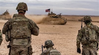 أحدهم أصاب مجمع القيادة.. هجمات صاروخية على قوات أمريكية في سوريا