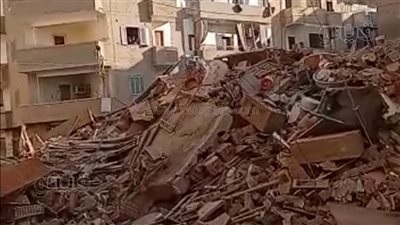 انهيار منزل مأهول بالسكان في ملوي.. إصابة 6 والبحث عن مفقودين| صور 